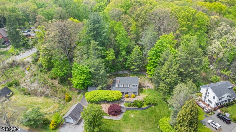 2 Red Mine Rd