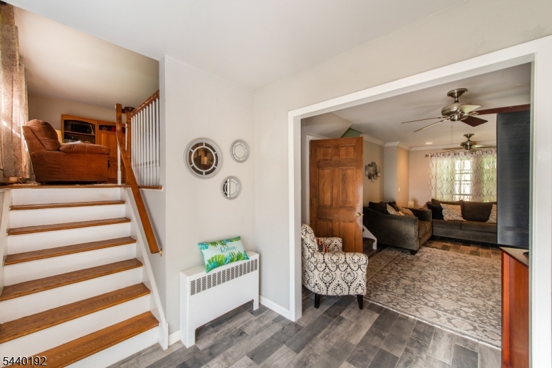 27 Dewey Dr