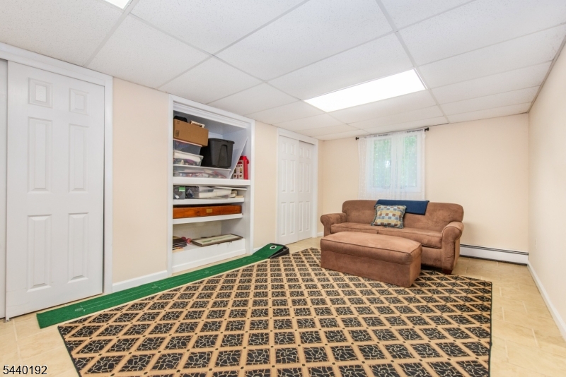 27 Dewey Dr