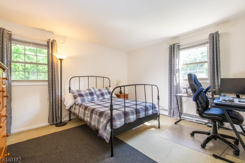 27 Dewey Dr