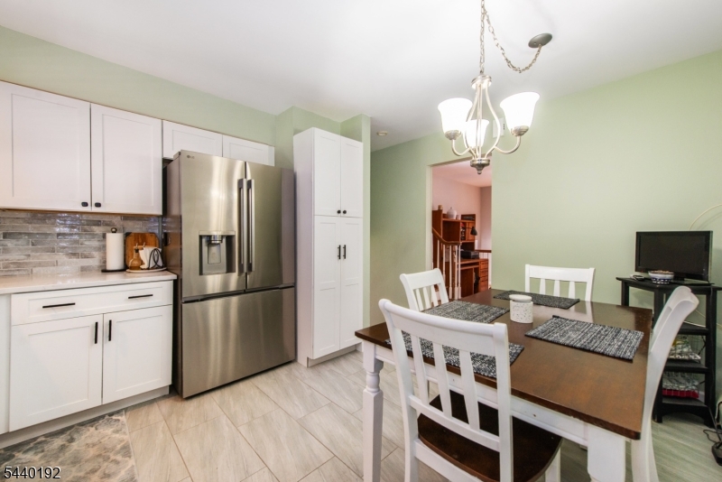27 Dewey Dr