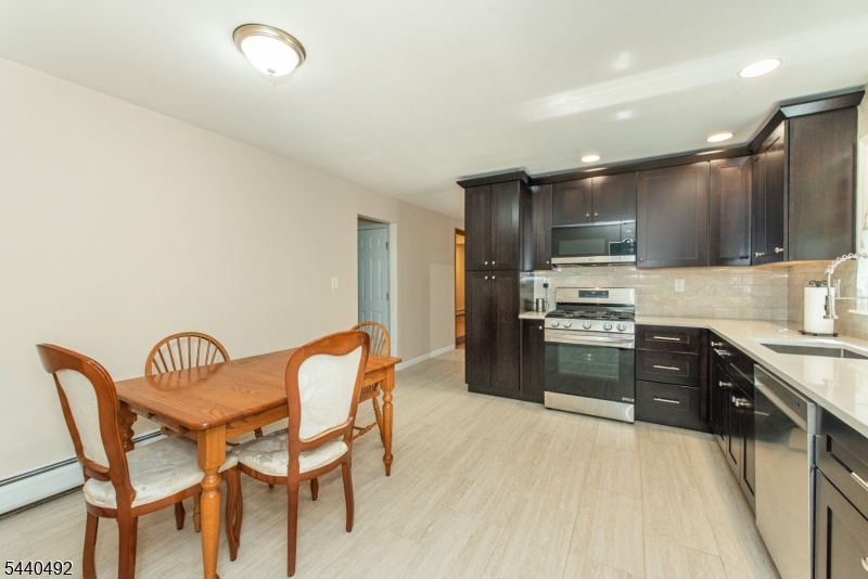 44 Molinari Dr