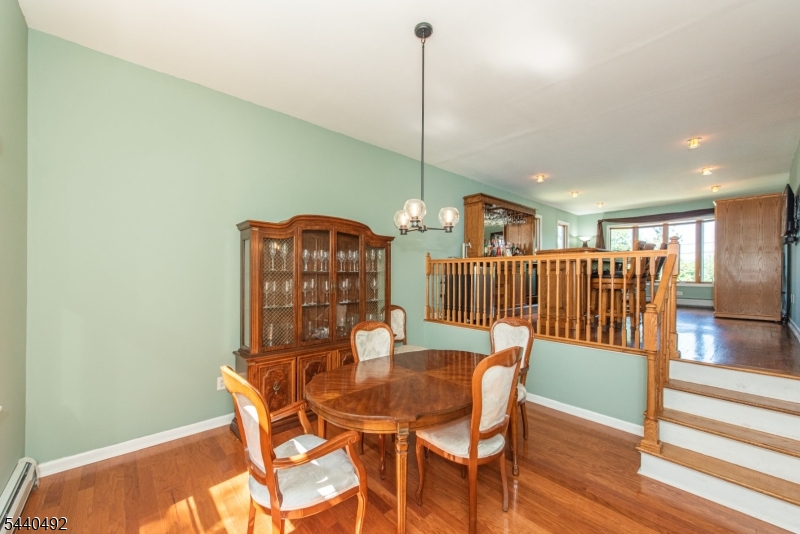 44 Molinari Dr