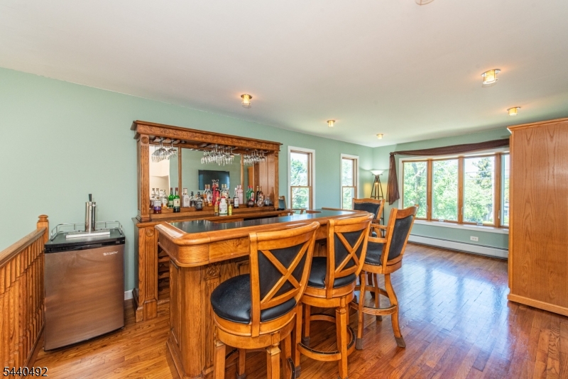 44 Molinari Dr