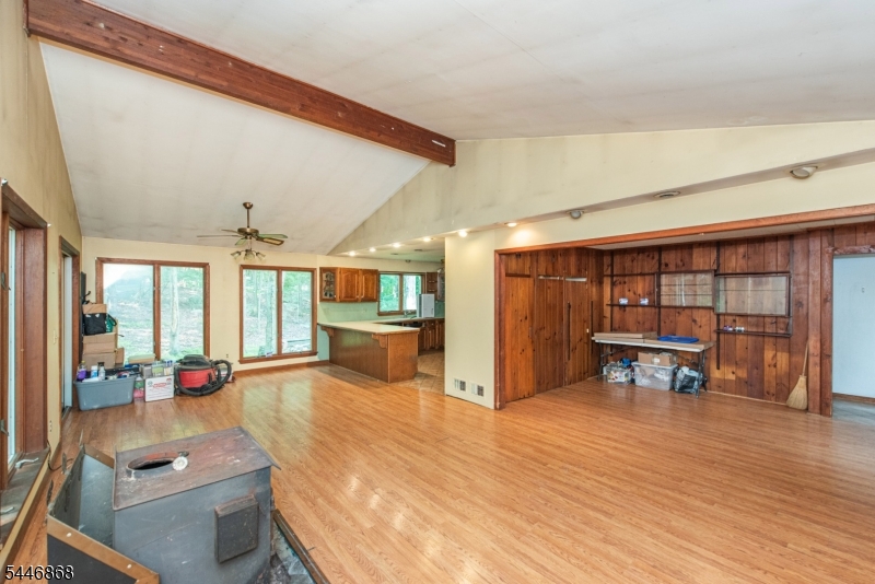 197 Snake Den Rd