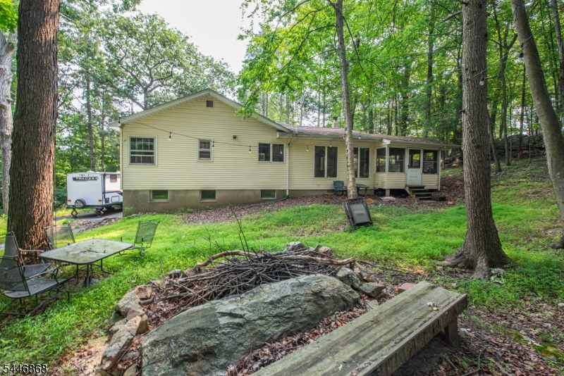 197 Snake Den Rd
