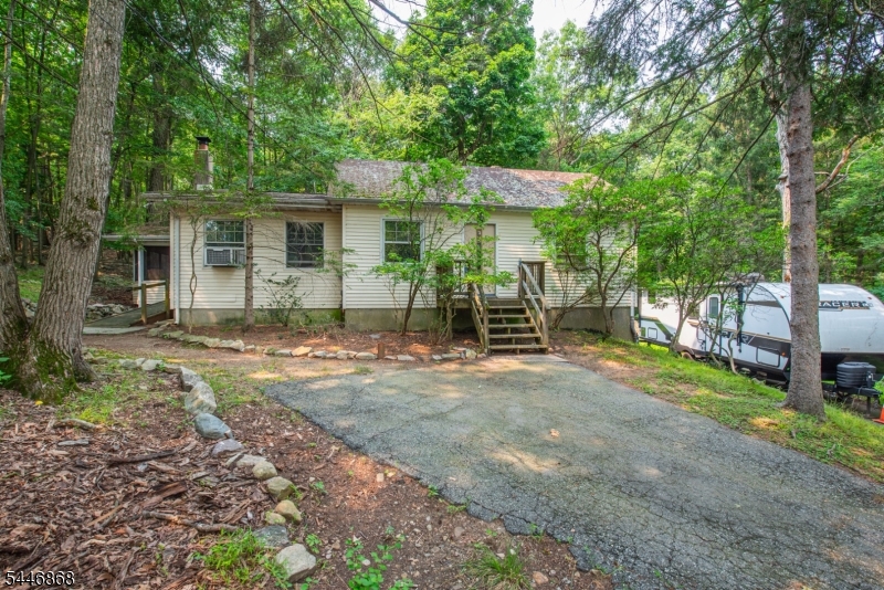 197 Snake Den Rd