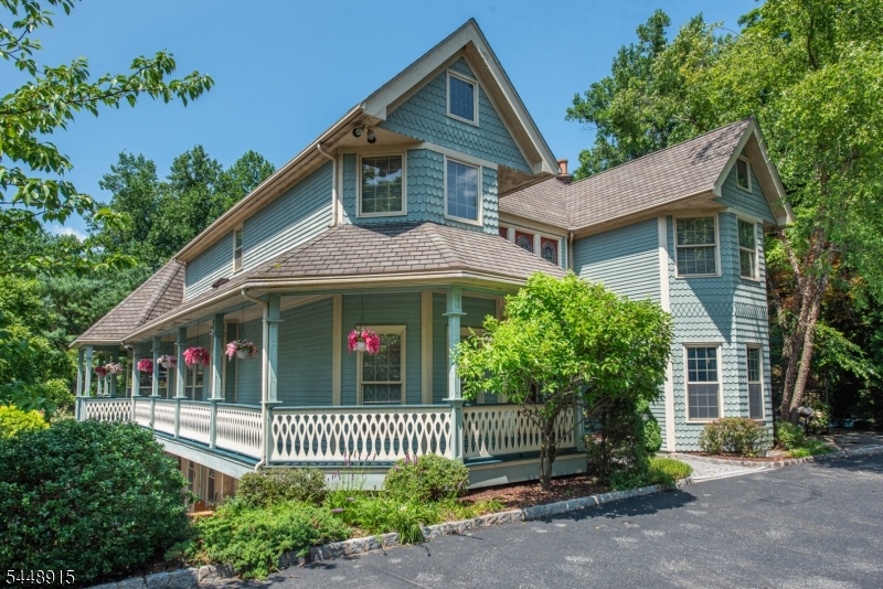 403 Stonetown Rd