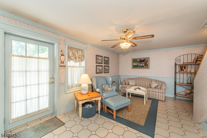 403 Stonetown Rd