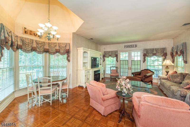 403 Stonetown Rd