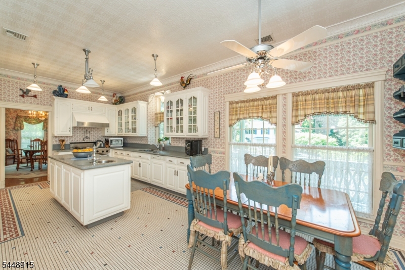 403 Stonetown Rd
