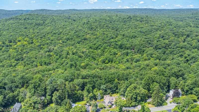 403 Stonetown Rd