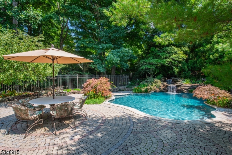 403 Stonetown Rd