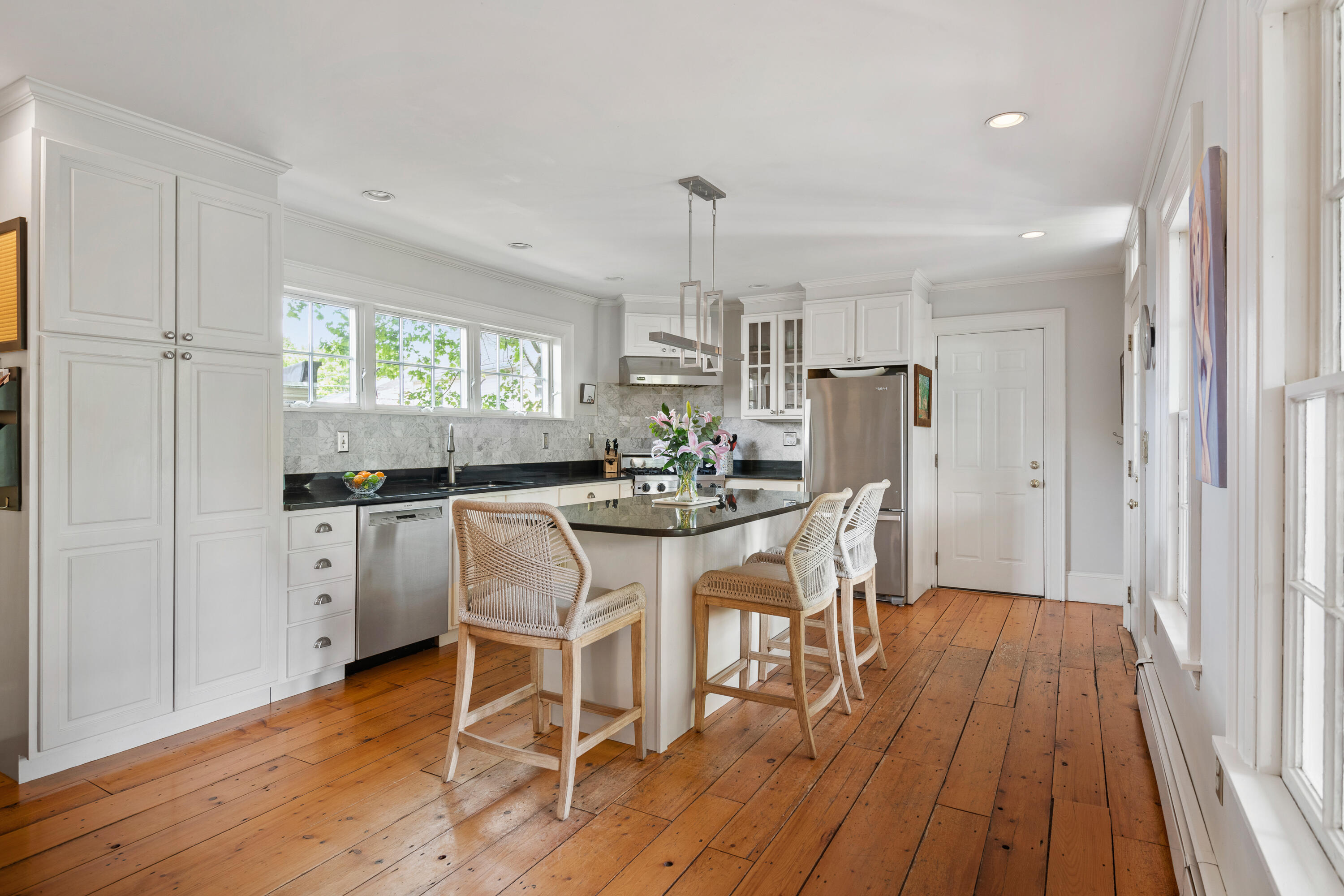 14 W Elm Street