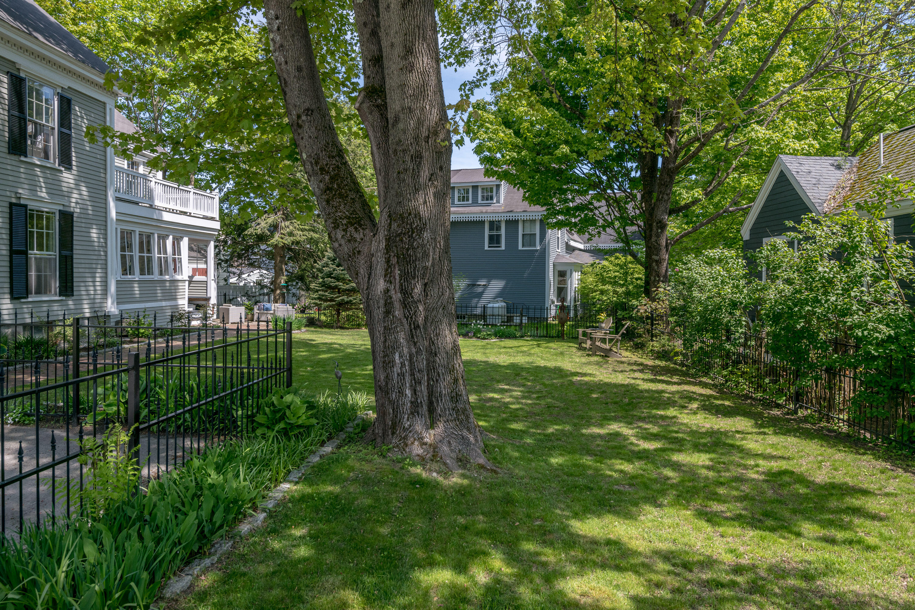 14 W Elm Street