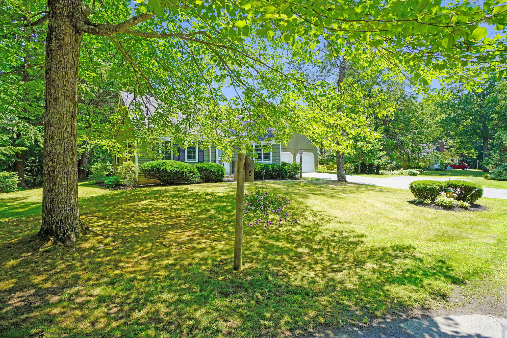 51 Applegate Lane, 51