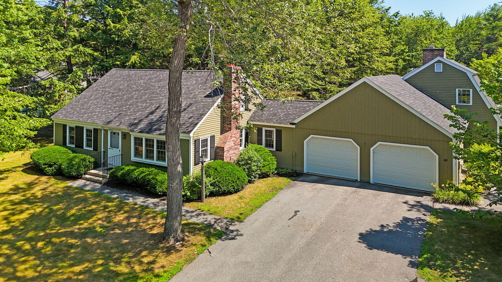 51 Applegate Lane, 51