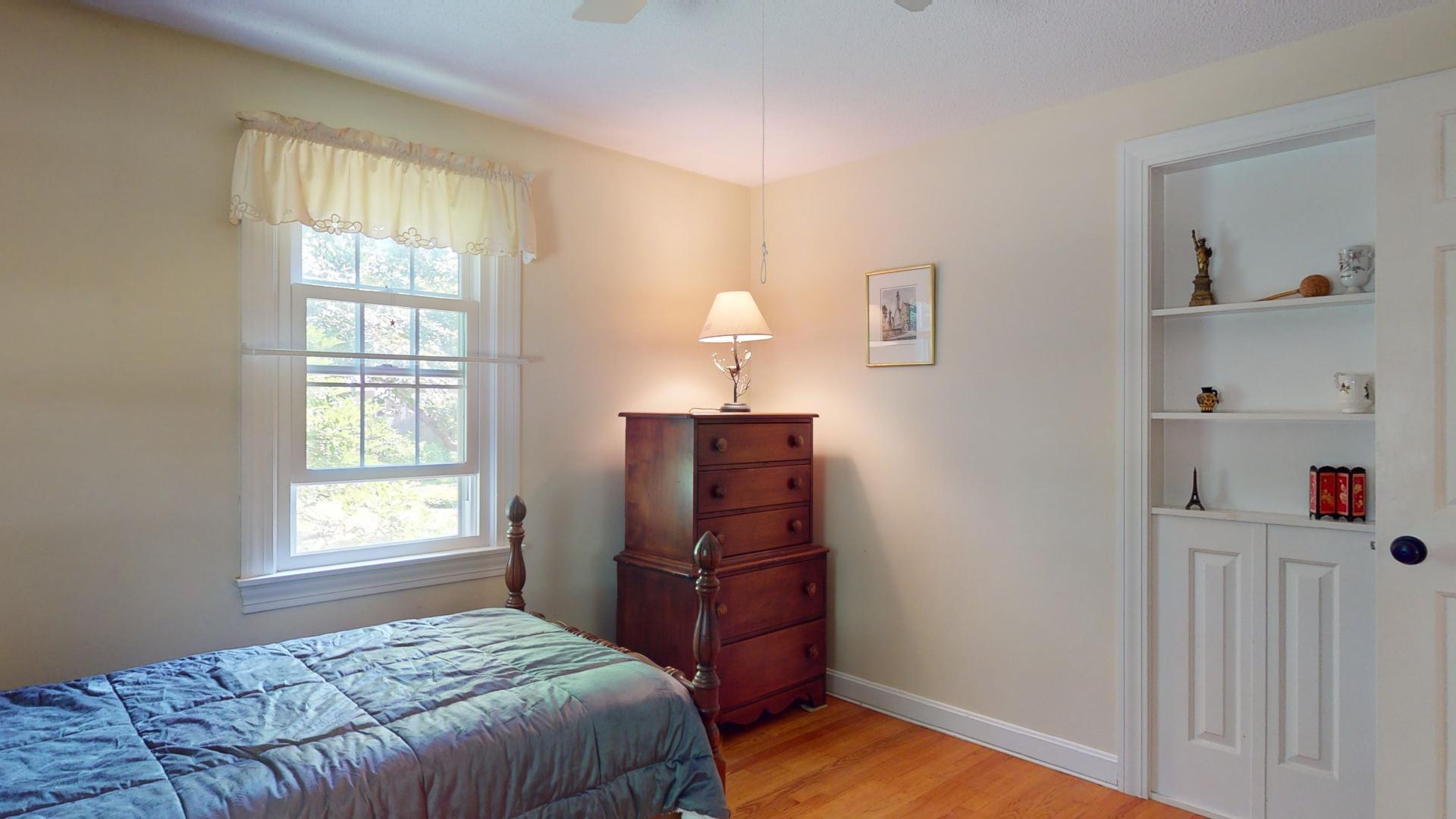 51 Applegate Lane, 51