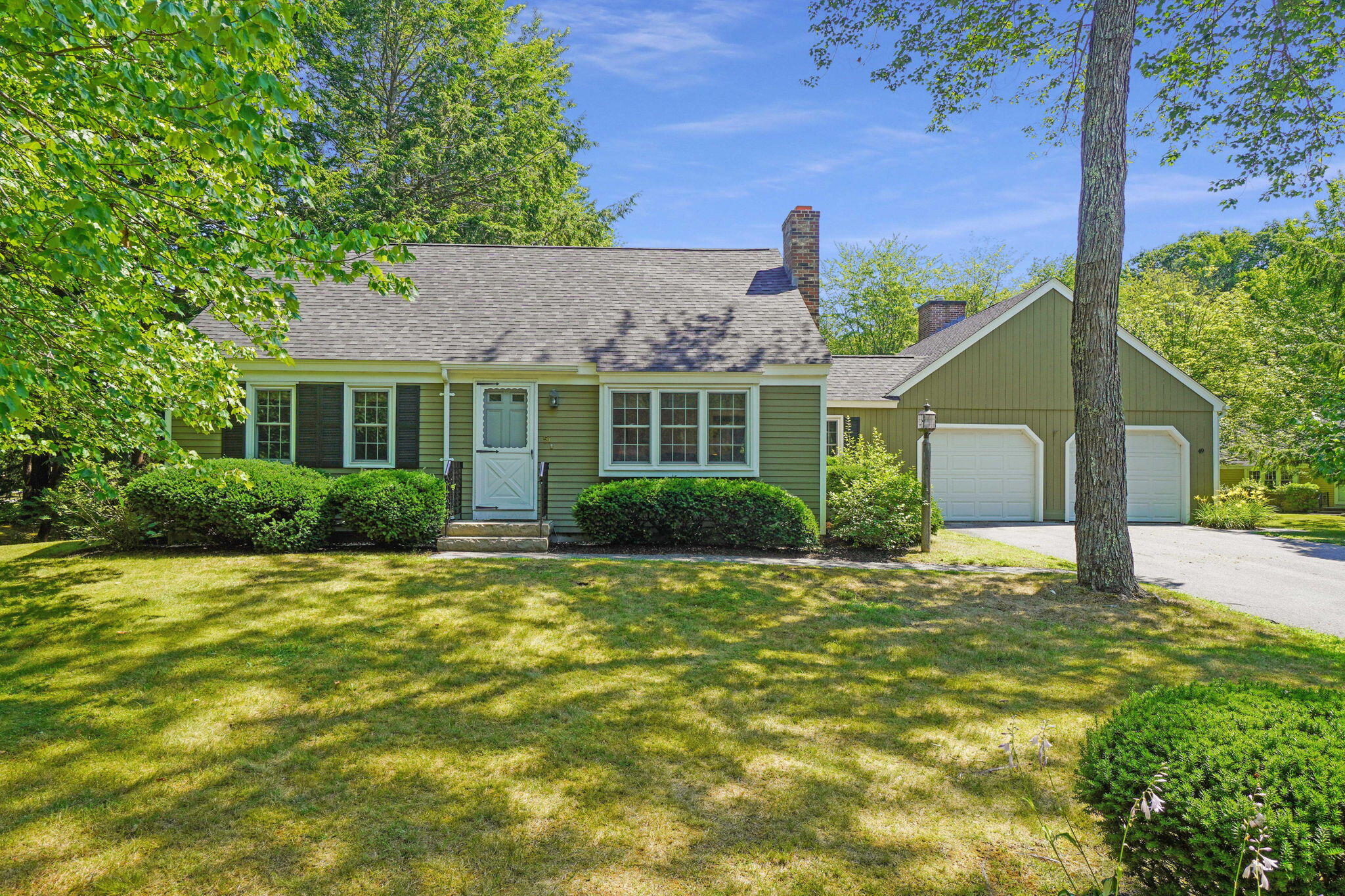 51 Applegate Lane, 51