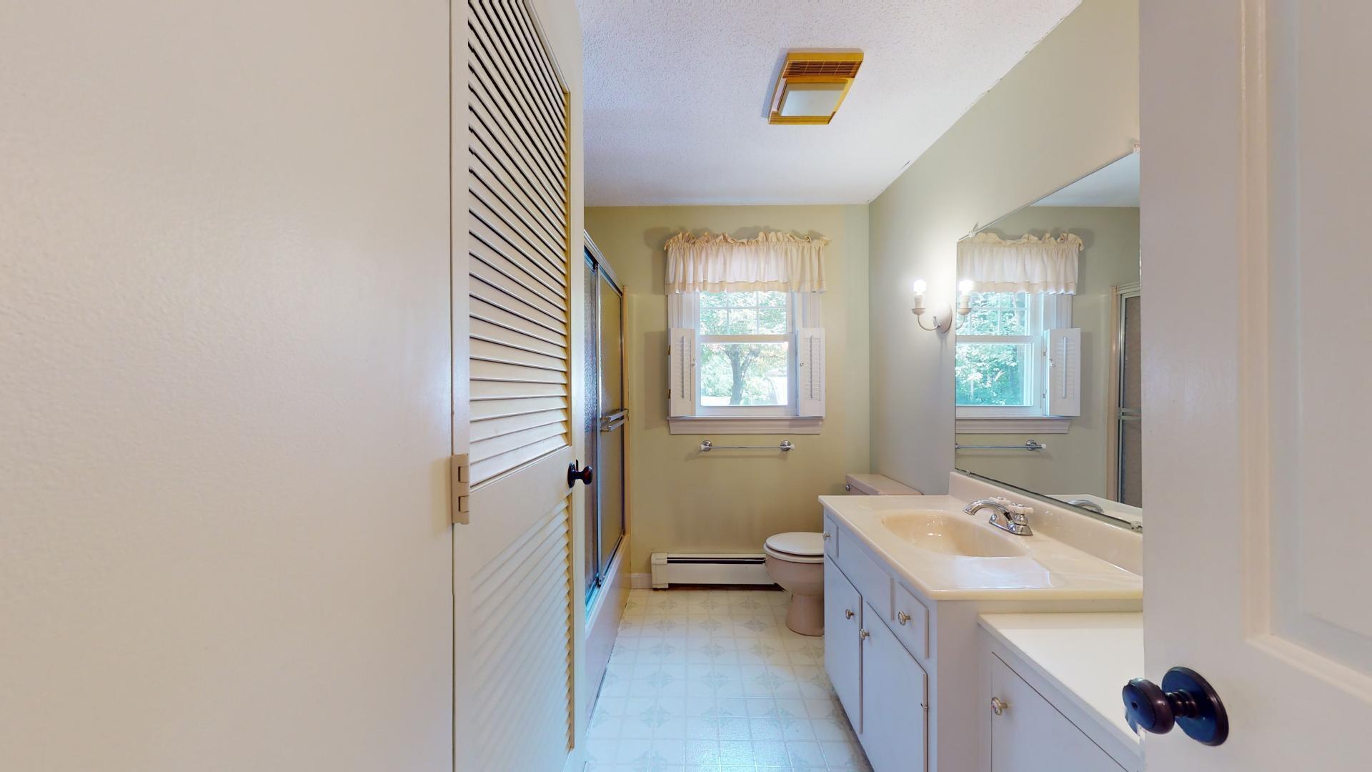 51 Applegate Lane, 51