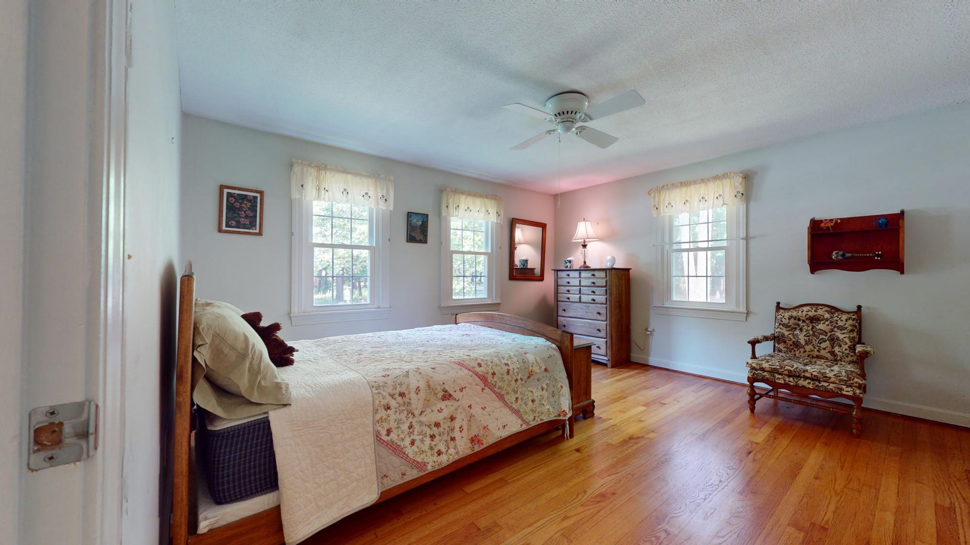 51 Applegate Lane, 51