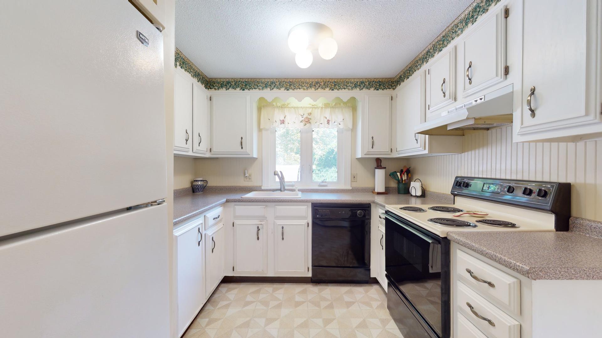 51 Applegate Lane, 51