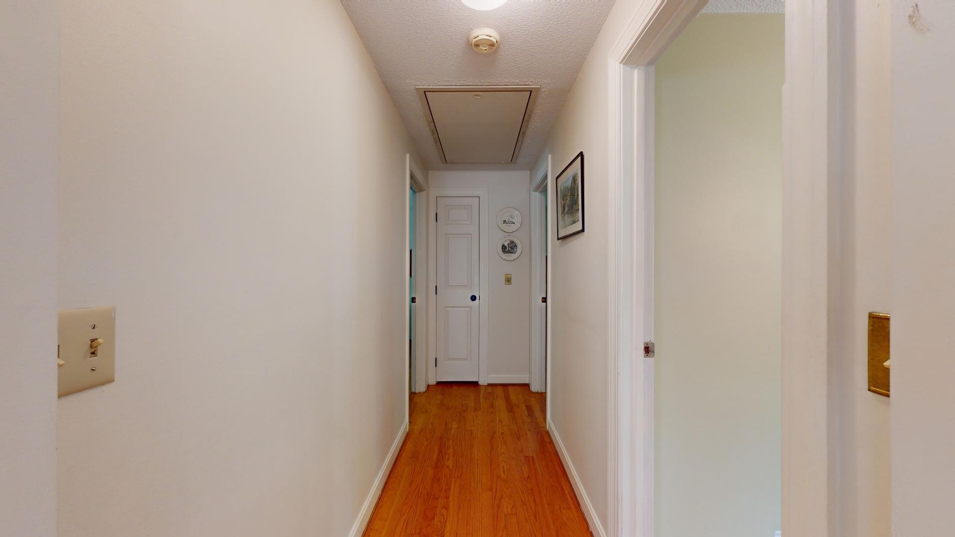 51 Applegate Lane, 51