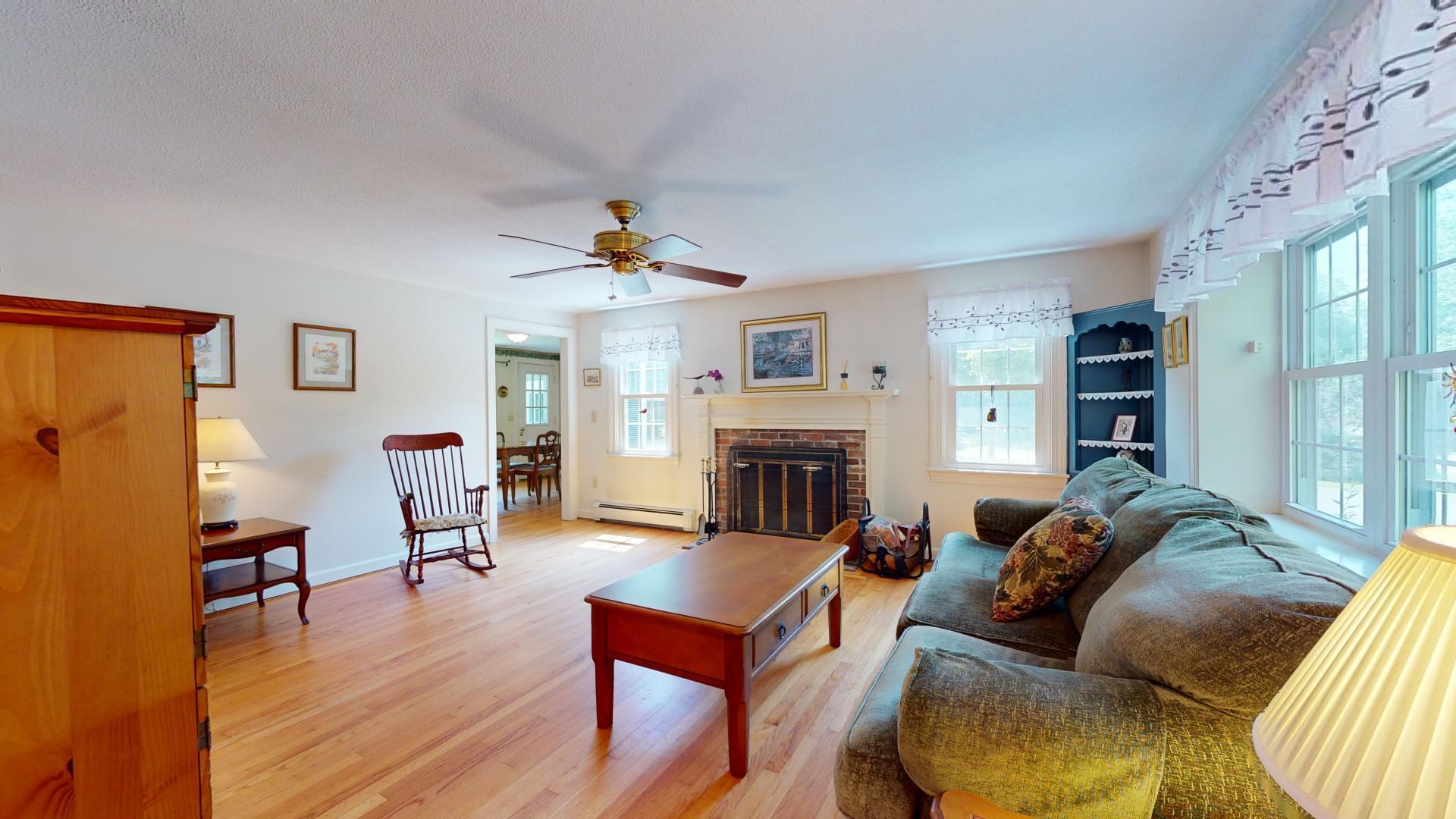 51 Applegate Lane, 51