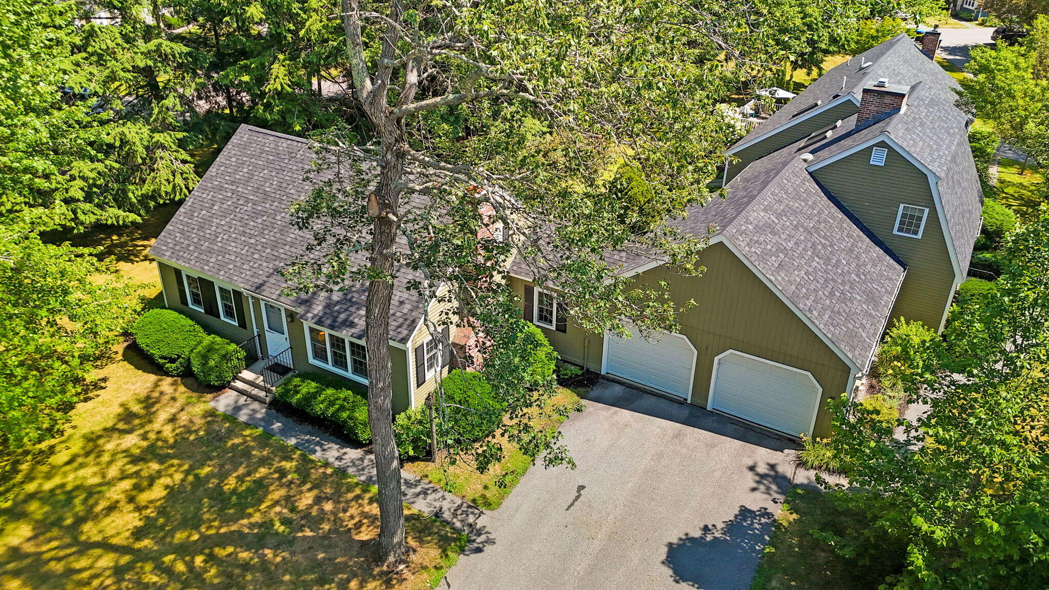 51 Applegate Lane, 51