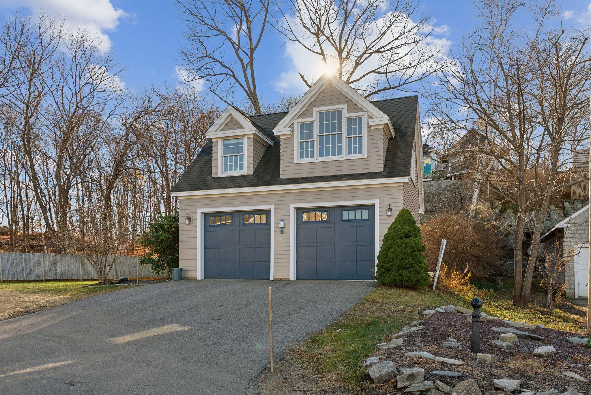 4 Garden Circle