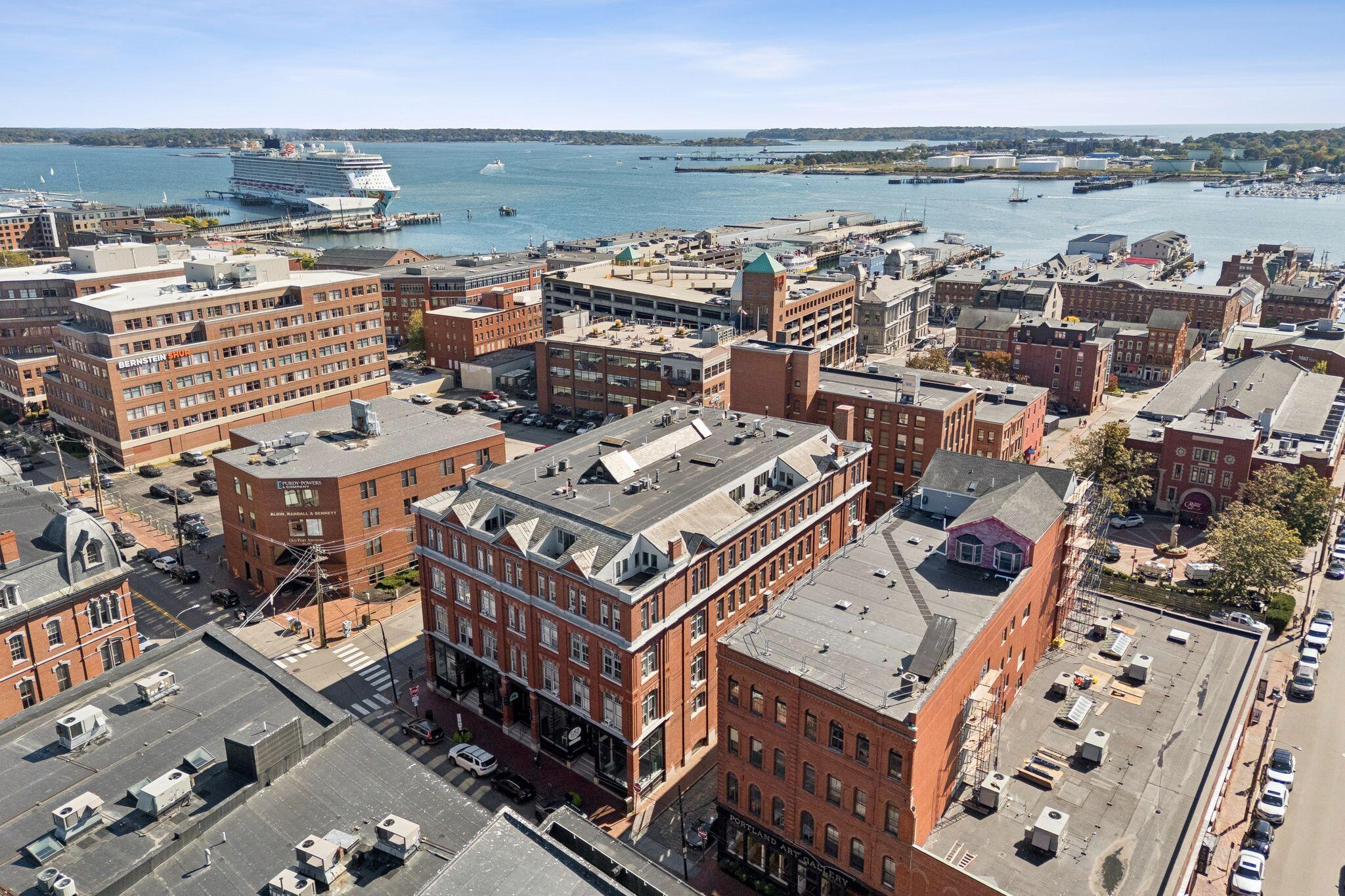 150 Middle Street, 4B