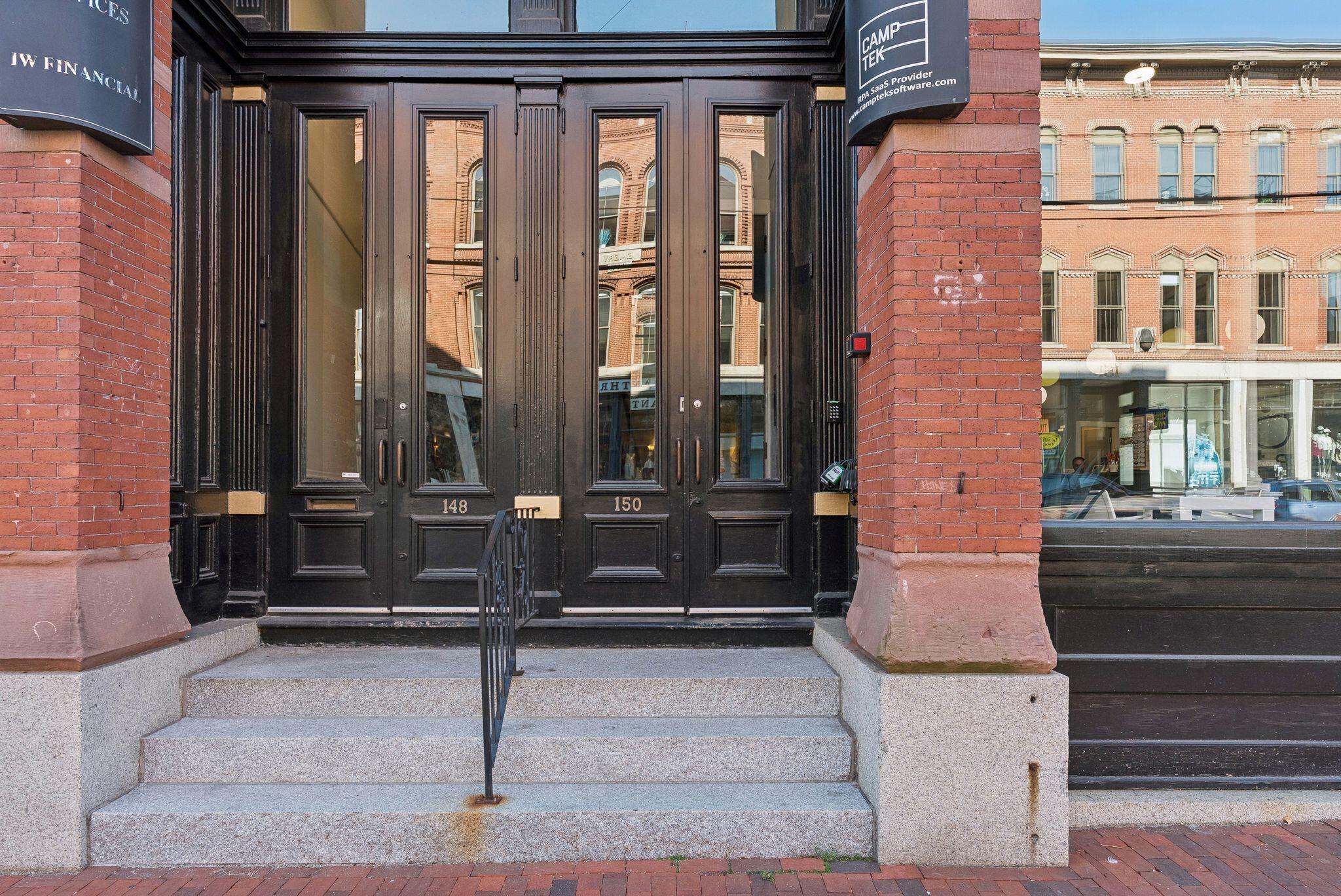 150 Middle Street, 4B