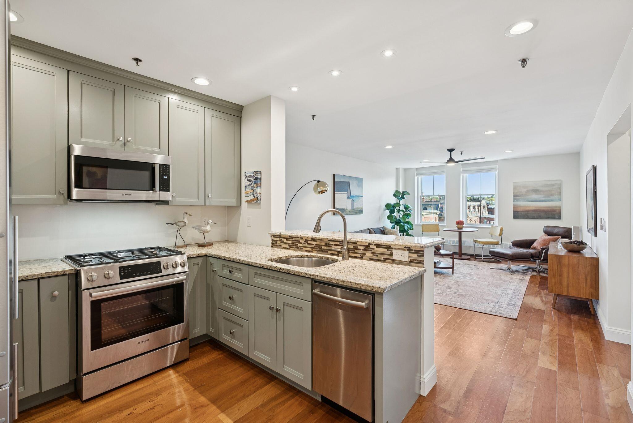 150 Middle Street, 4B