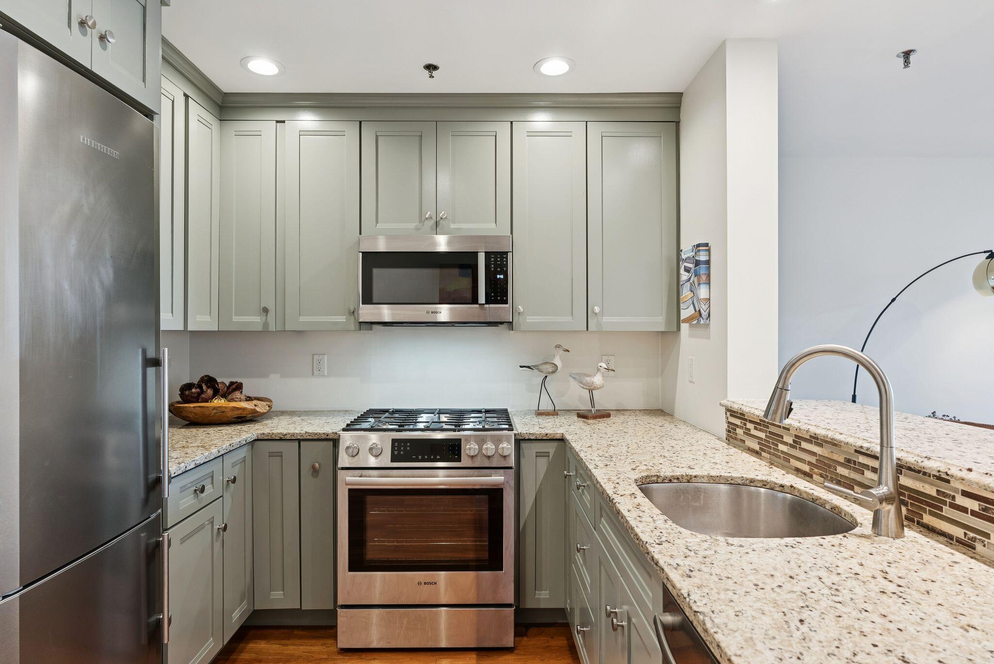 150 Middle Street, 4B