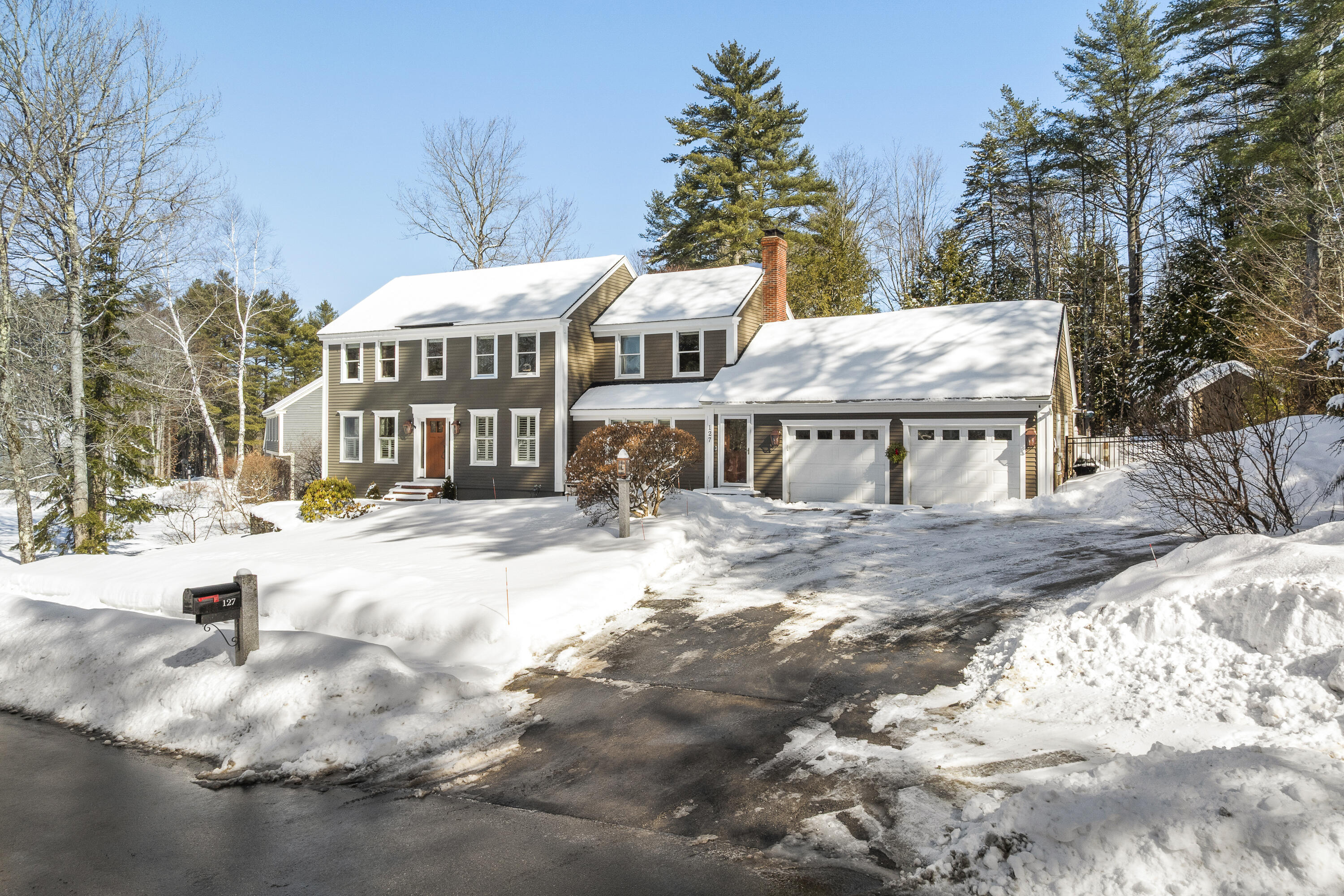 127 Applecrest Drive