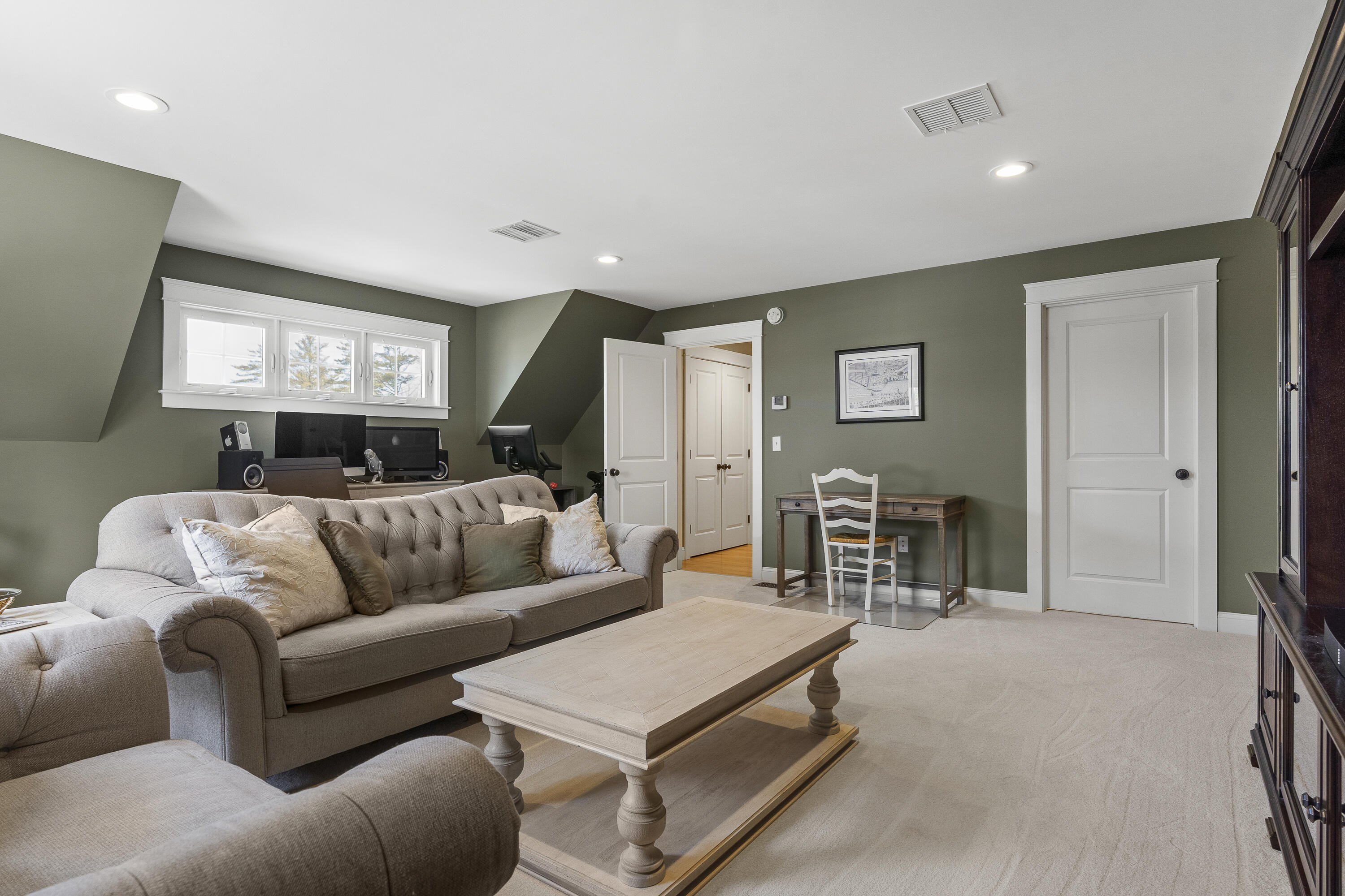 2 Franklin Circle