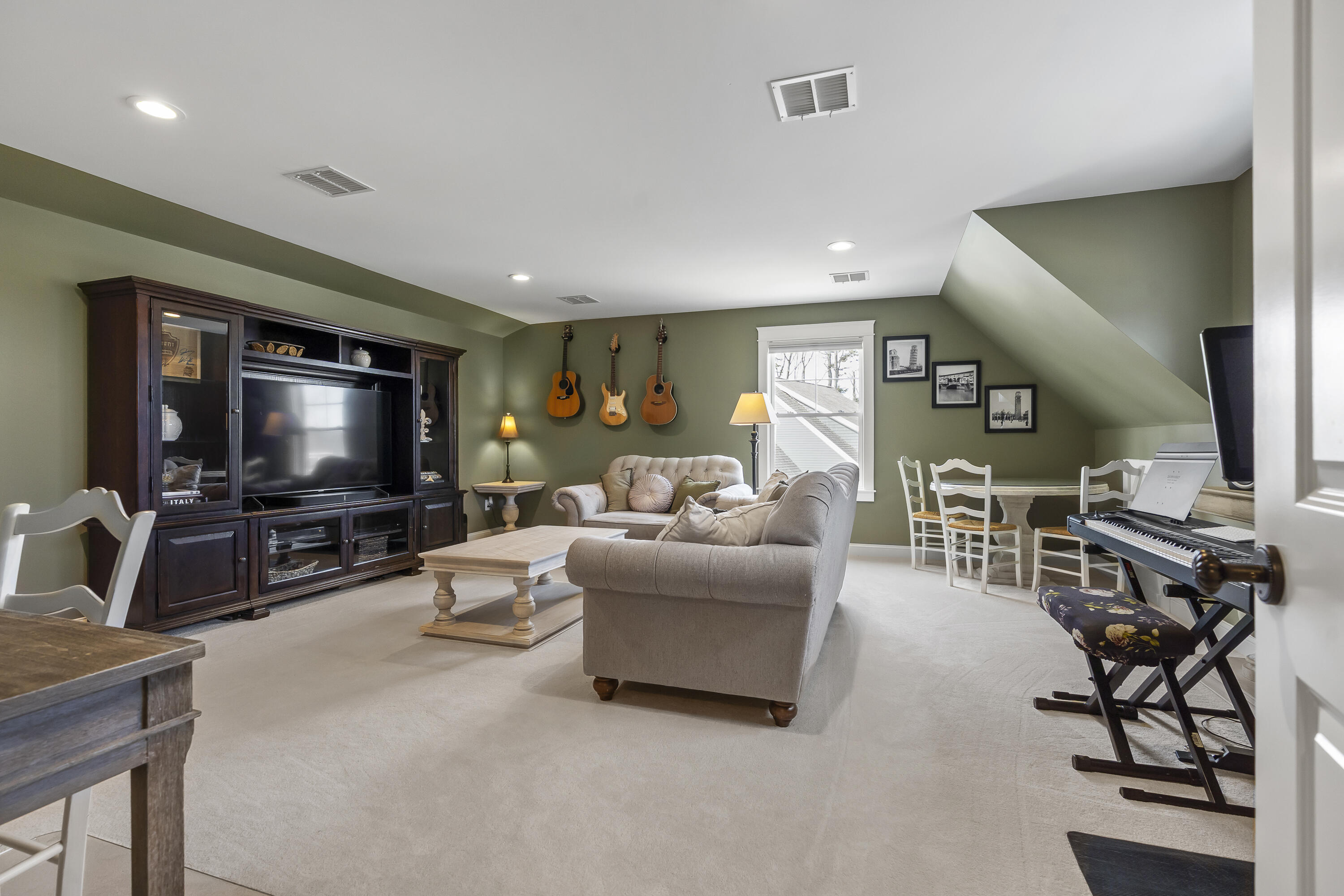 2 Franklin Circle