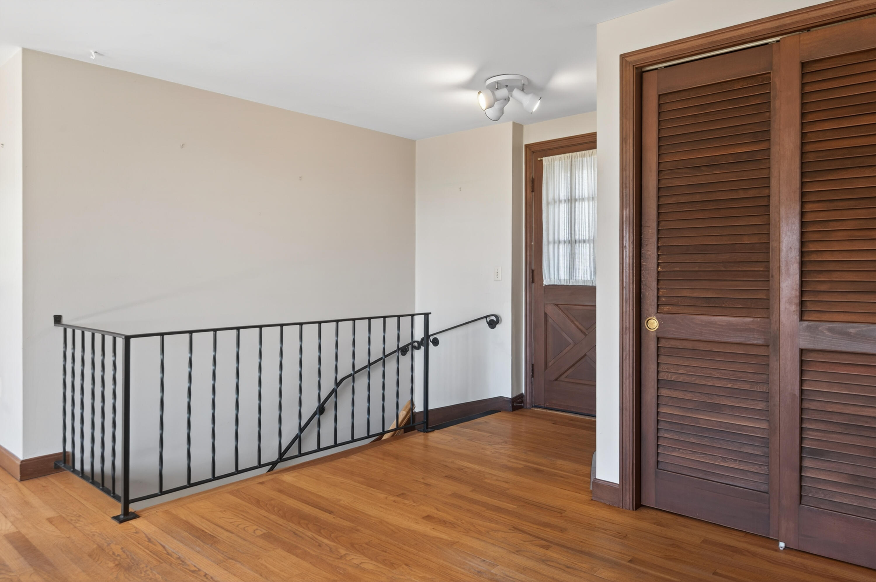 32 Bowery Beach Road