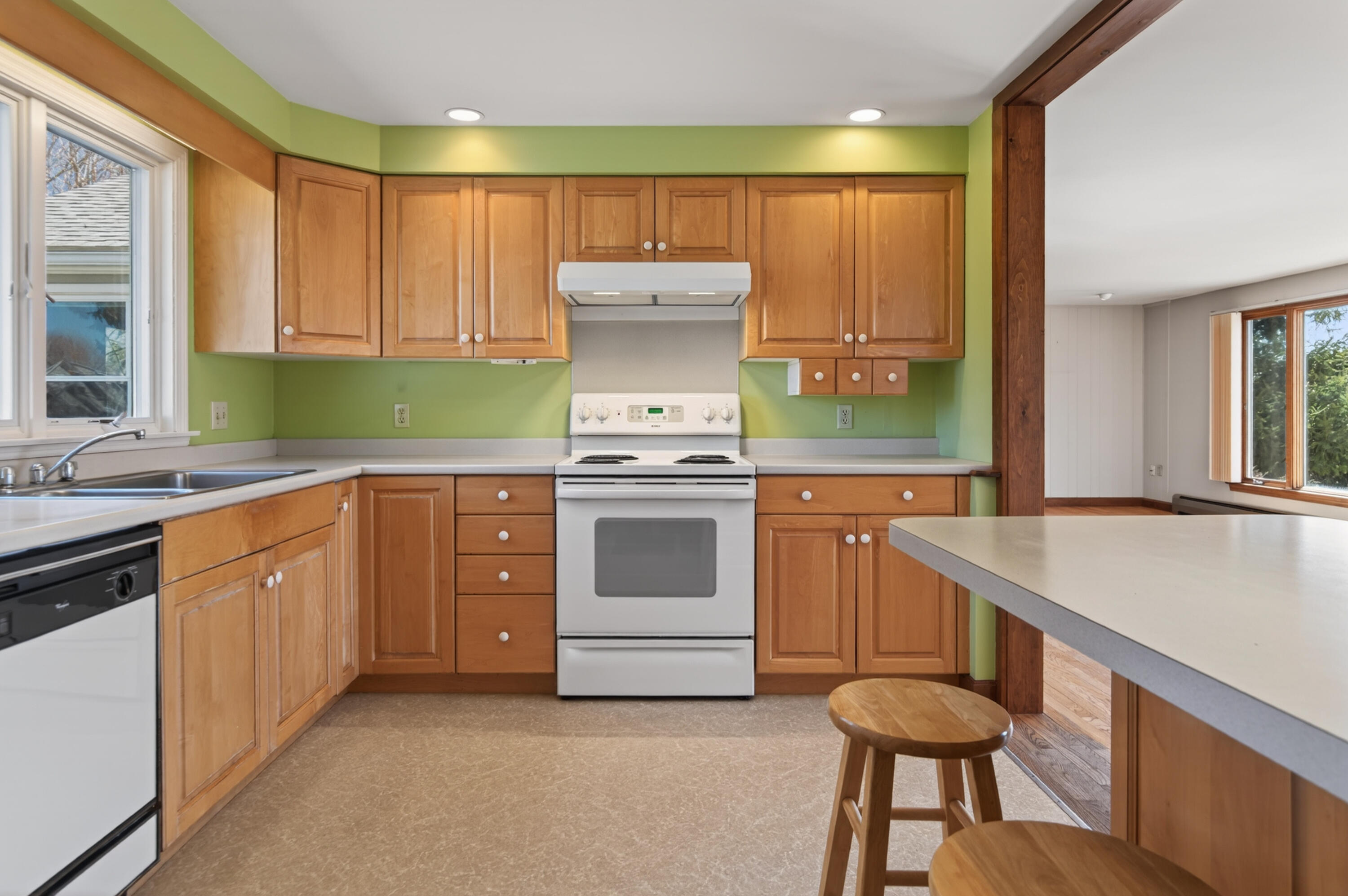 32 Bowery Beach Road