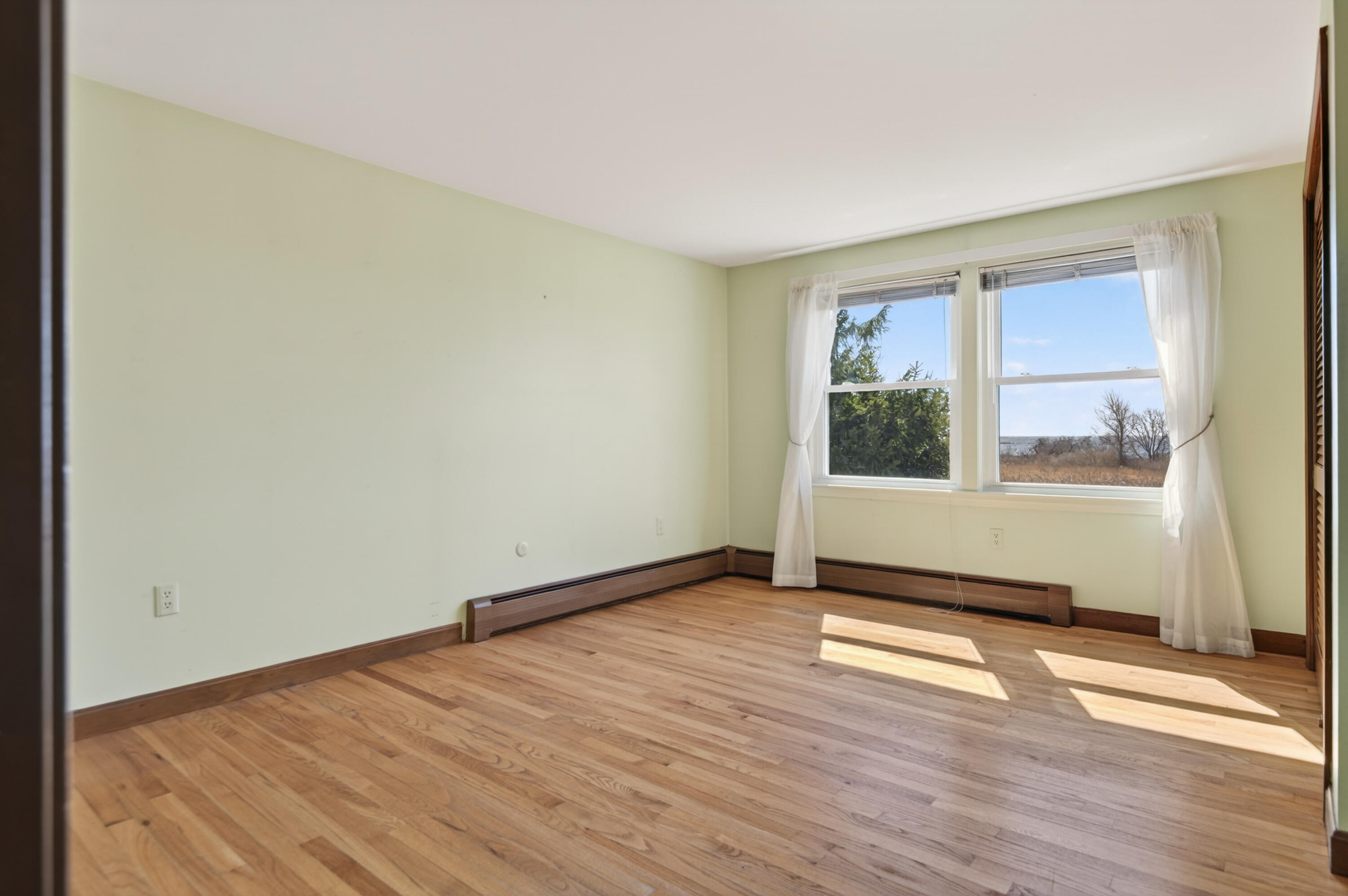 32 Bowery Beach Road