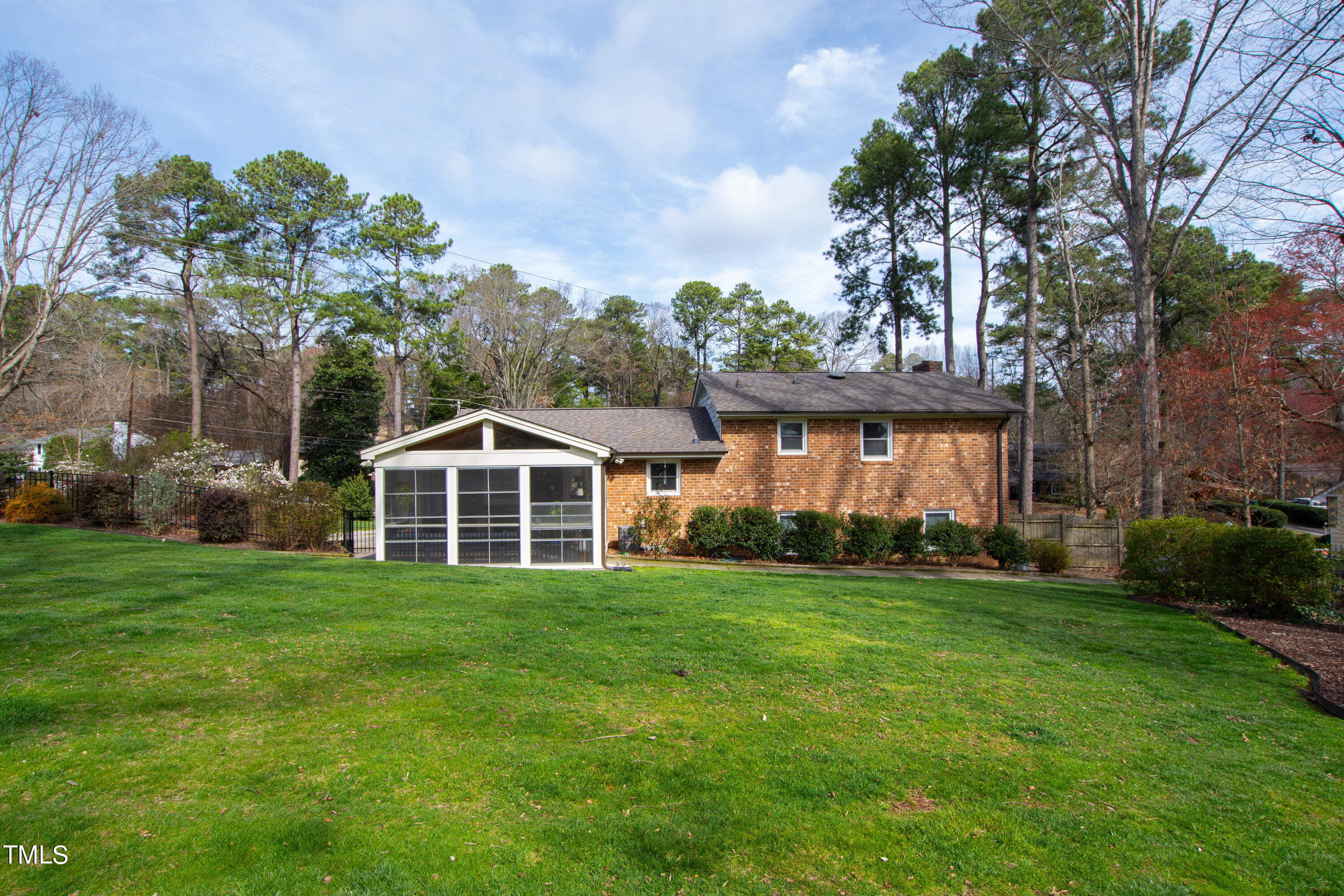 401 N Glen Drive