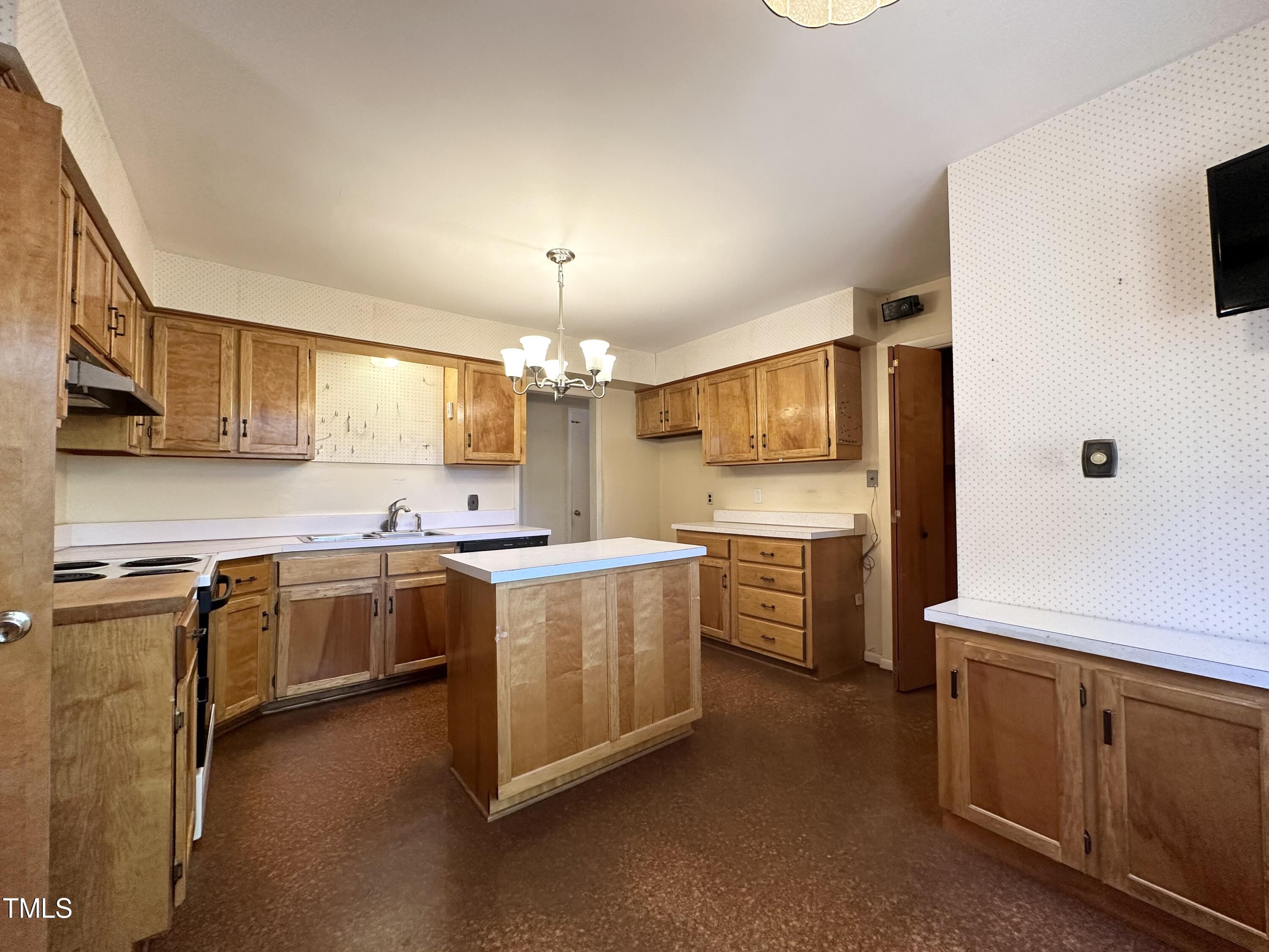 3427 Churchill Road
