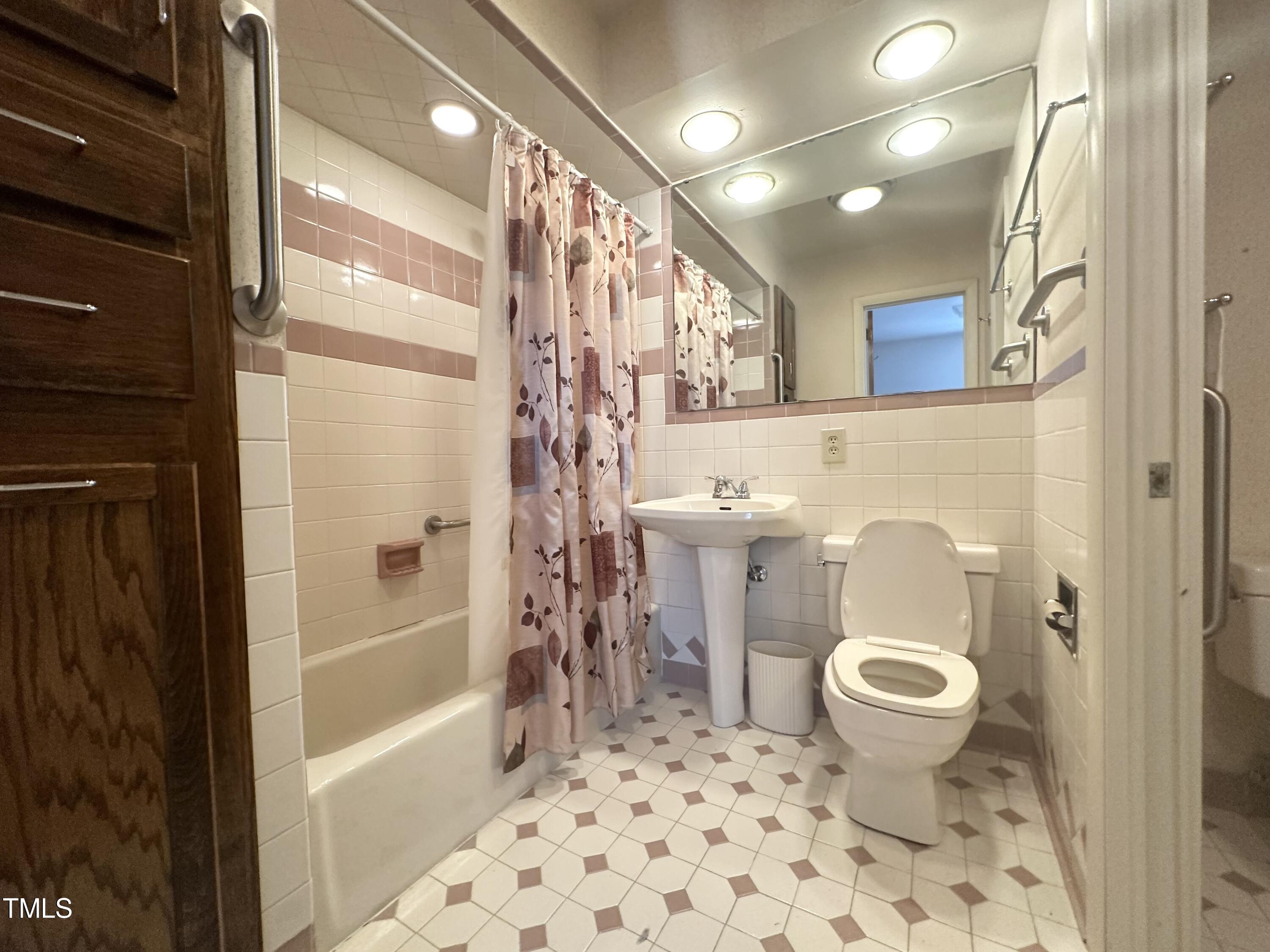 3427 Churchill Road