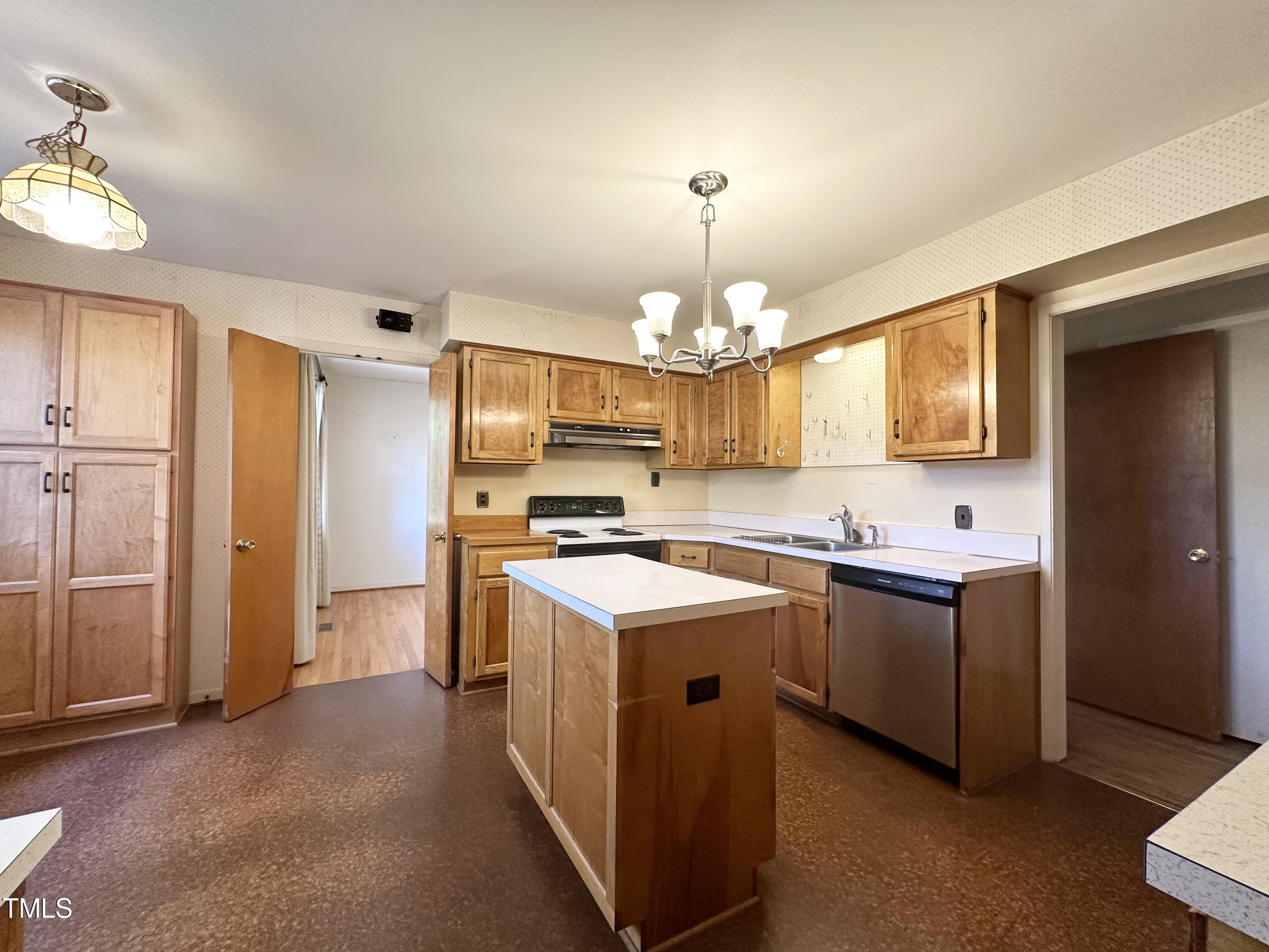 3427 Churchill Road
