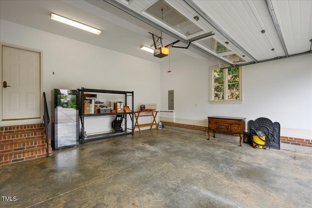 1816 Great Oaks Drive