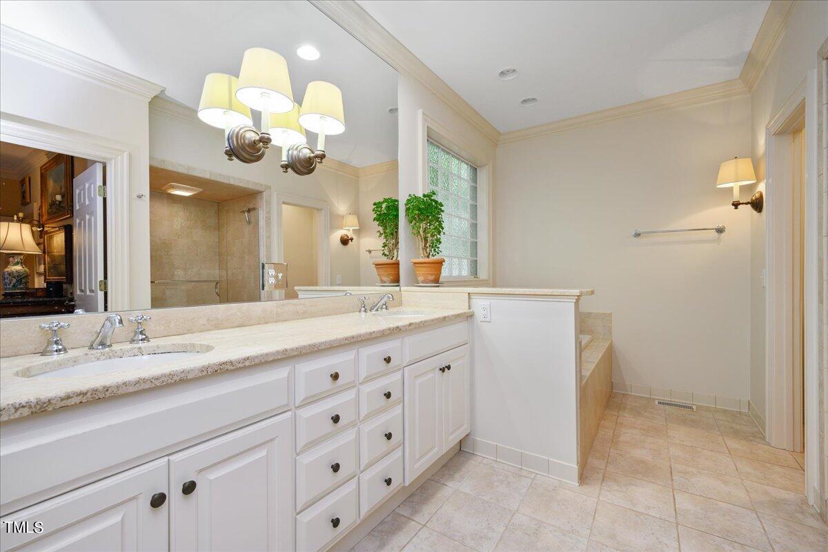1816 Great Oaks Drive