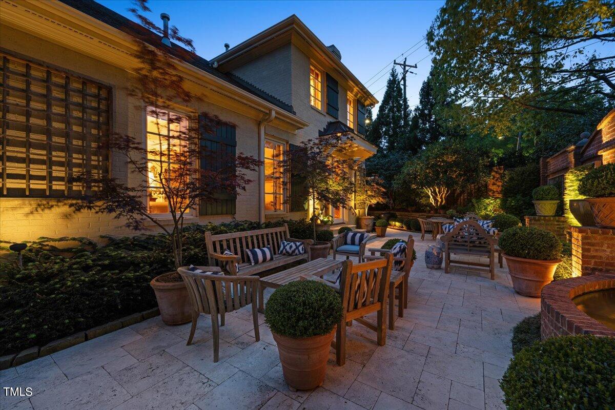 1816 Great Oaks Drive