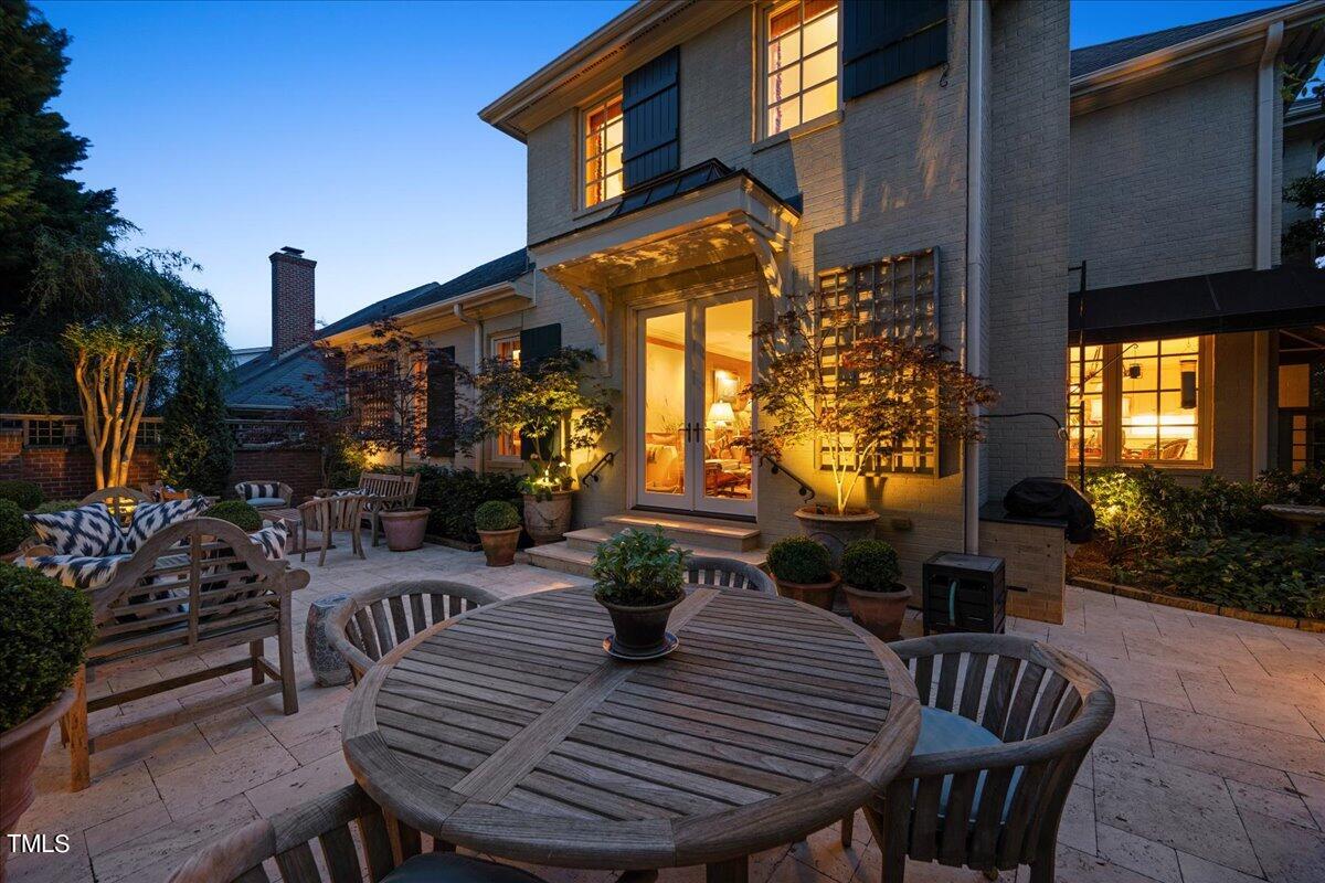 1816 Great Oaks Drive