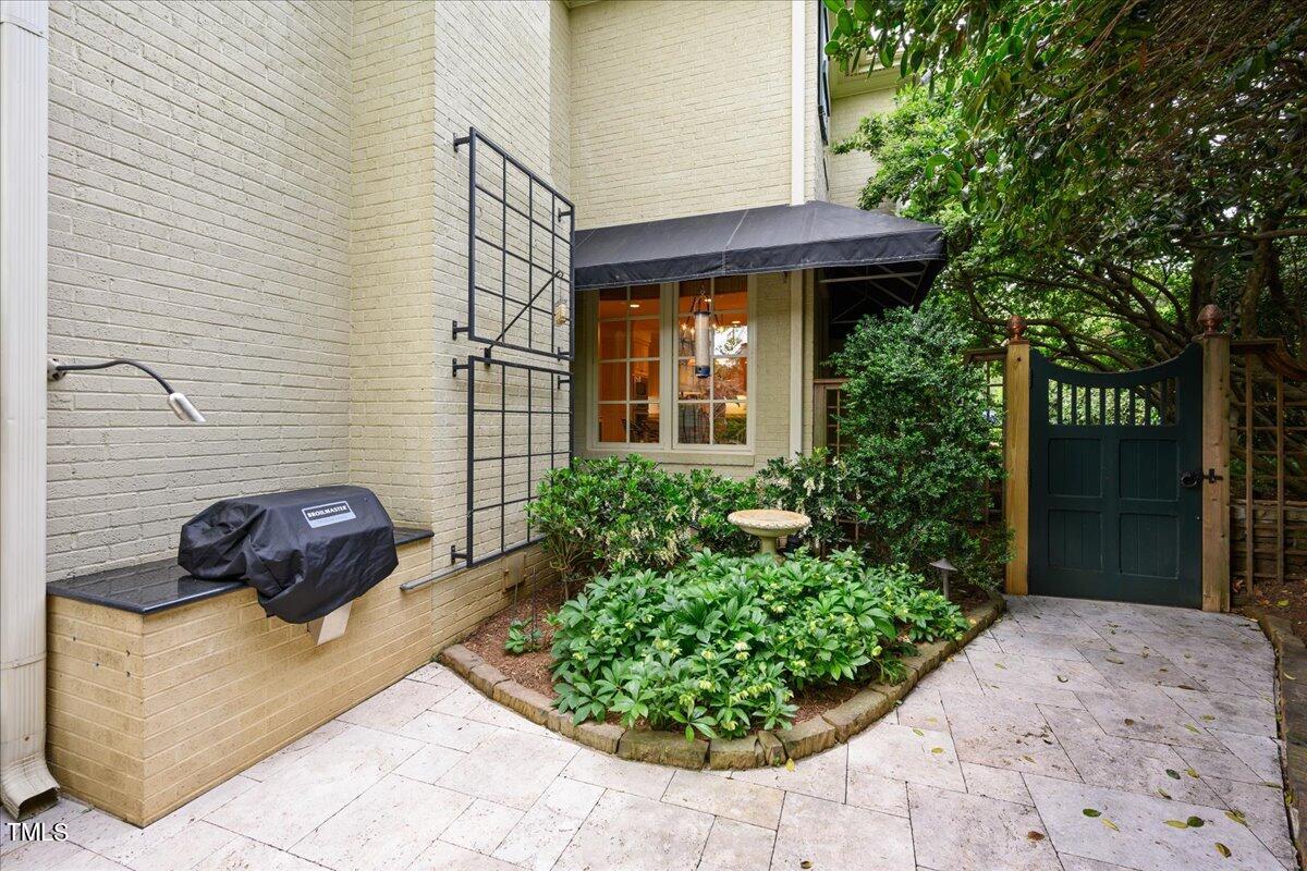 1816 Great Oaks Drive