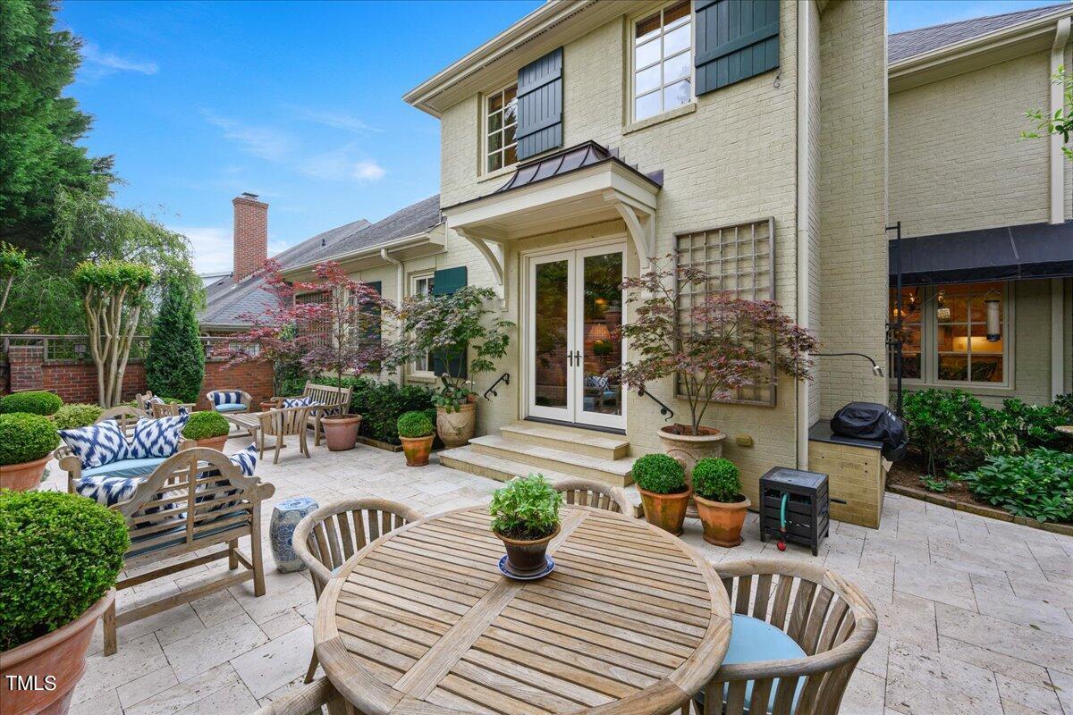 1816 Great Oaks Drive